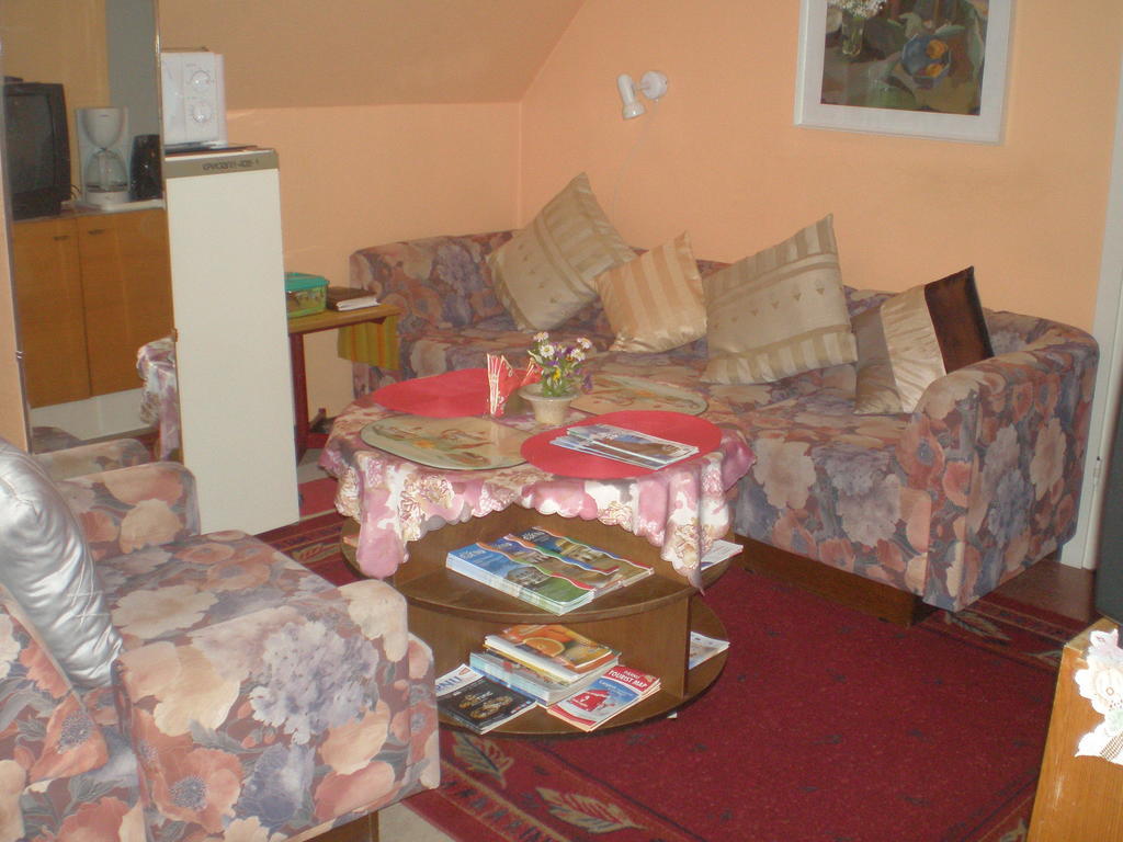 Jannseni Accommodation Pärnu Esterno foto